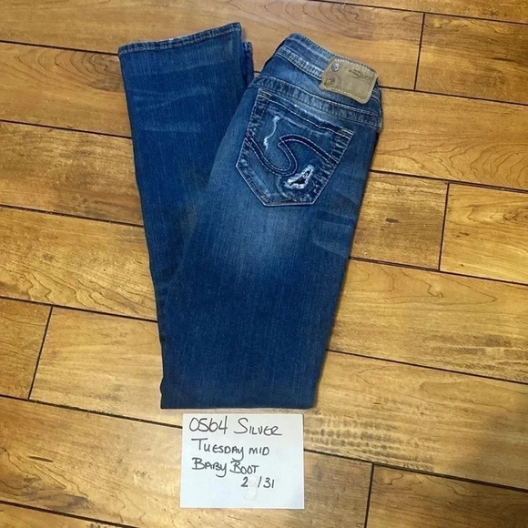 Stylish Blue Distressed Women Jeans - Picture 7 of 7